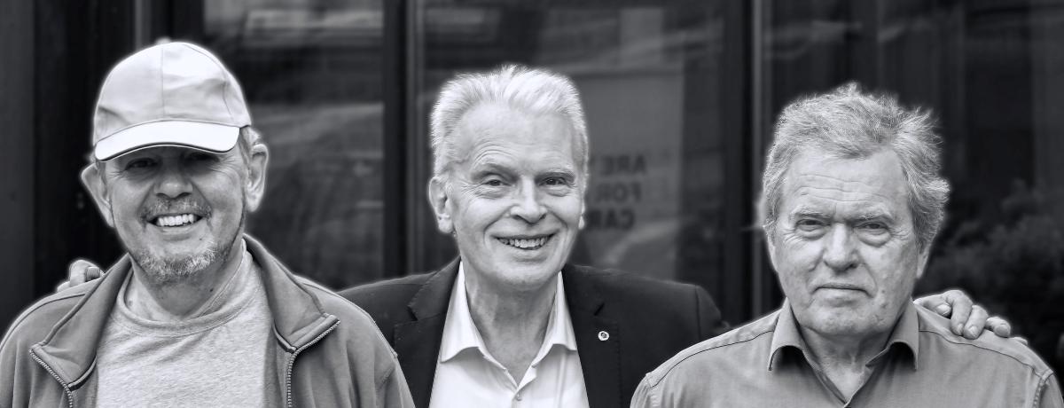 Fototekst: Jan Holm Ingemann, Steen Ørndorf og Mogens Ove Madsen – forfatterne til ’Gåsen og Guldægget’. Foto: Privat